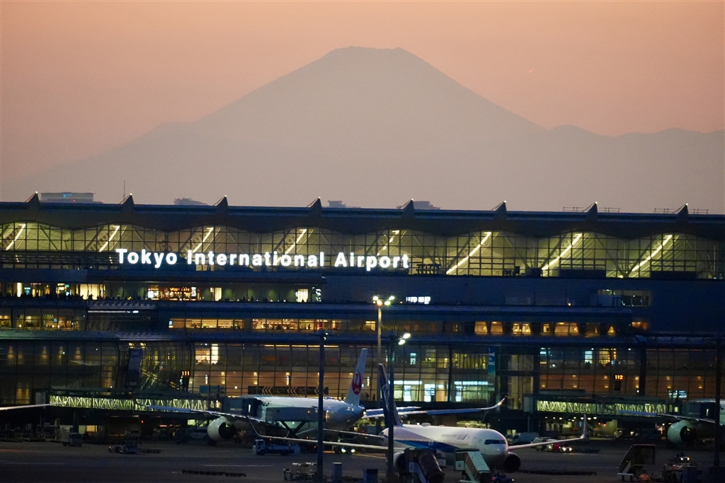 ��7 V ILCE-7M5 �{�f�B ���r���[�摜