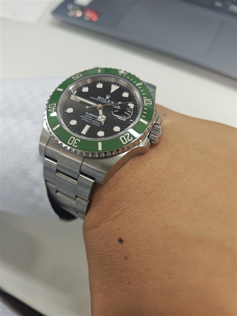 �T�u�}���[�i�[�f�C�g 126610LV [�I�C�X�^�[�u���X���b�g �u���b�N] ���r���[�摜