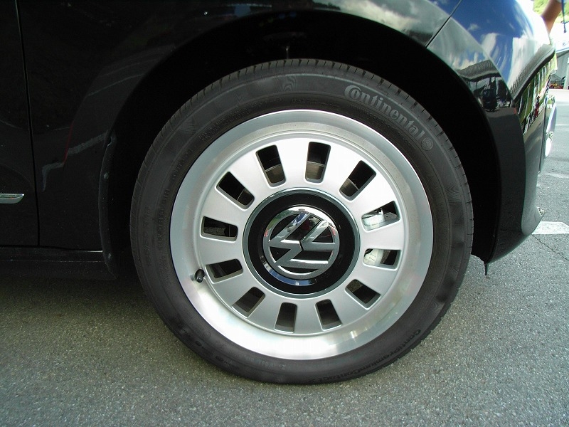 フォルクスワーゲン up! 純正ホイール タイヤバリ山