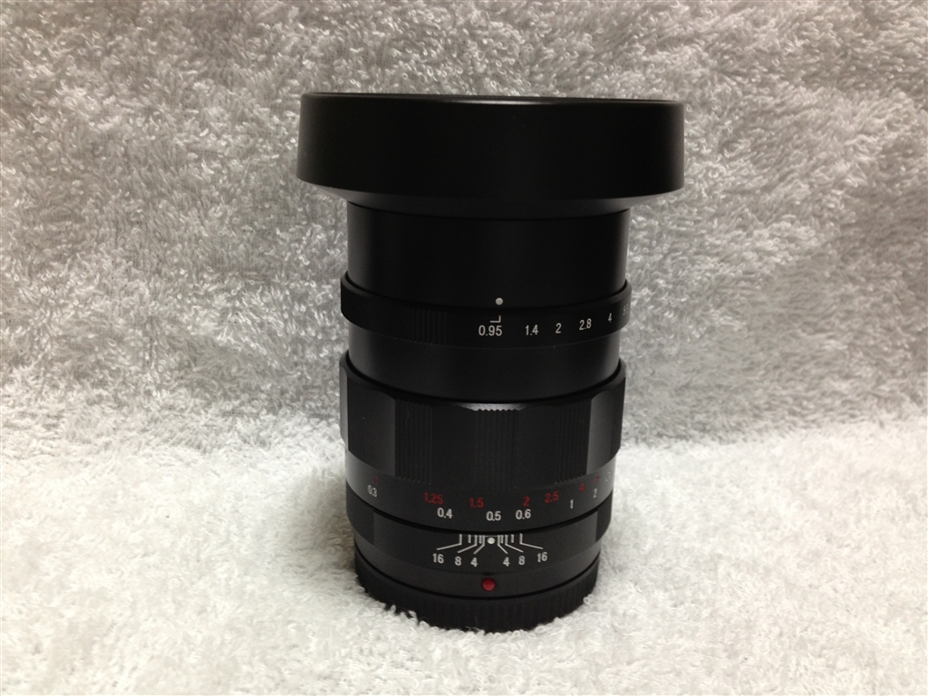 価格.com - 『付属フード』コシナ フォクトレンダー NOKTON 25mm