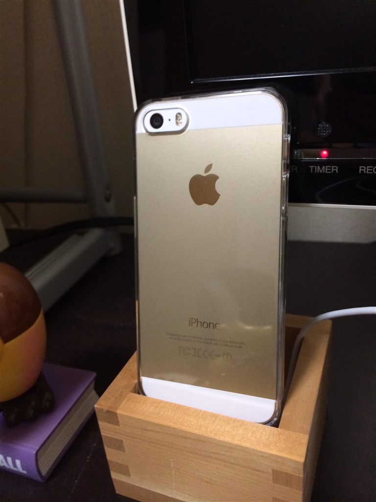 価格 Com Iphone5sゴールド 裏 Apple Iphone 5s 32gb Au ゴールド クロマニアンさんのレビュー 評価投稿画像 写真 Softbankの4sよりmnp ゴールドとシルバー