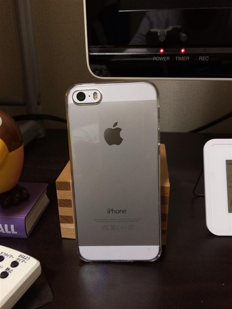 価格.com - 『iPhone5Sシルバー 裏』Apple iPhone 5s 32GB au