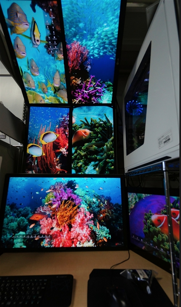 価格.com - 『職場では6画面構成です』シャープ PN-K321 [32インチ