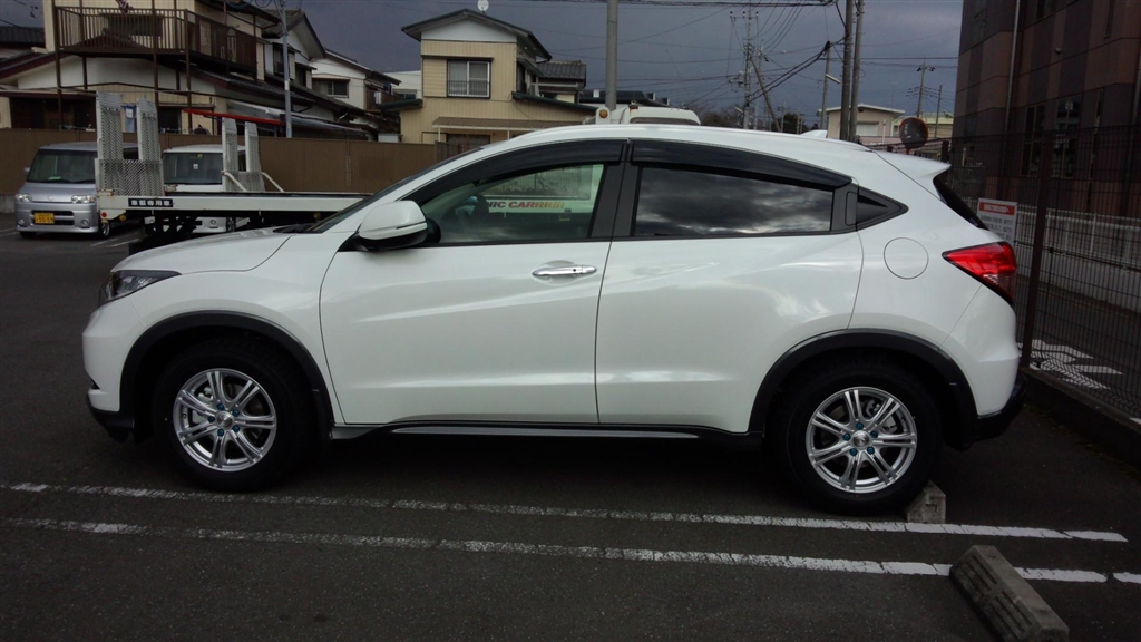 ヴェゼル 16インチ スタッドレス