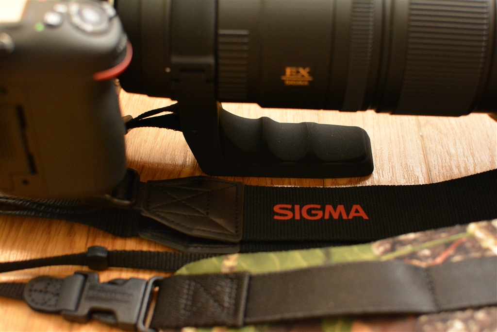 価格.com - 『三脚座の脚はグリップ型』シグマ APO 50-150mm F2