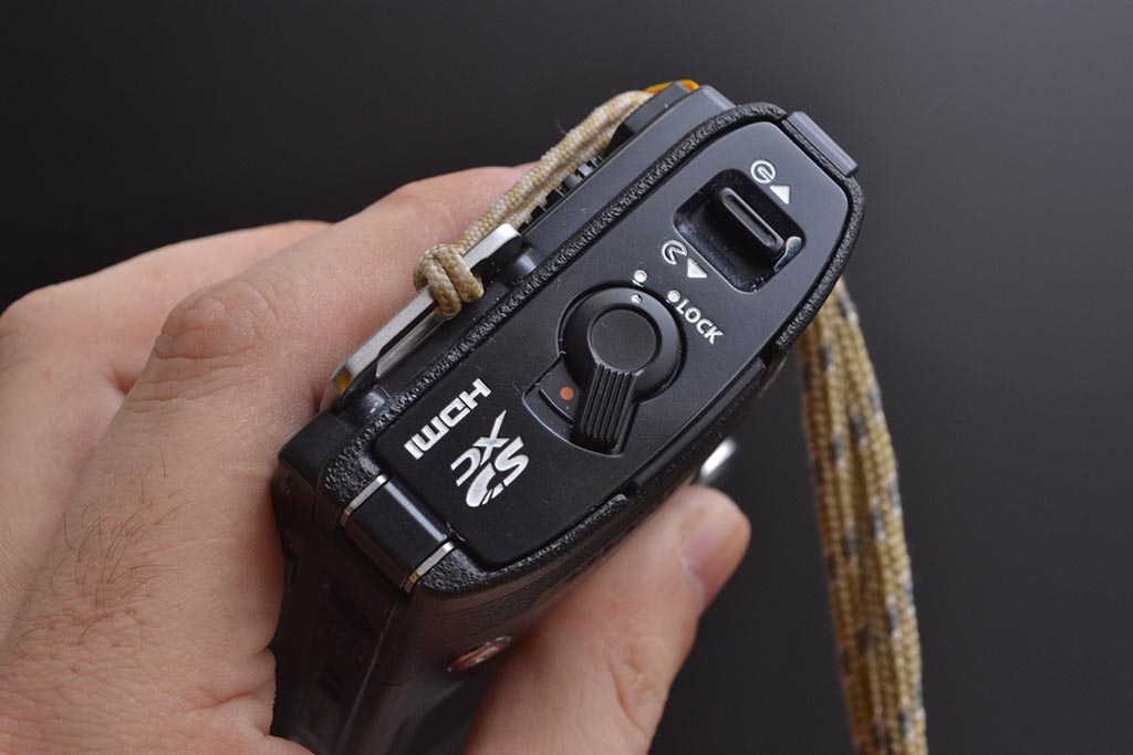 価格.com - 『電池蓋周りの見づらさ（白インキで墨入れしました