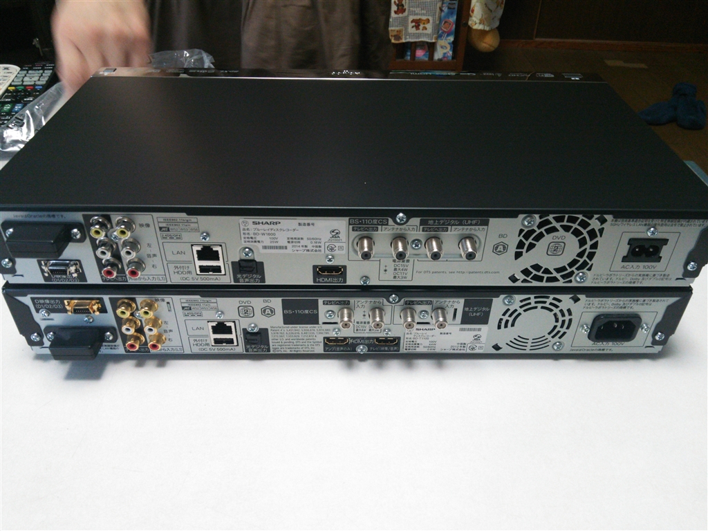 価格.com - 『背面』シャープ AQUOSブルーレイ BD-W1600 (k.k)さんの  