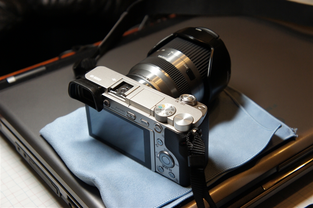 価格.com - 『魅惑のカメラ（2）』SONY α6000 ILCE-6000 ボディ [シルバー] びびびっとちゃんさんのレビュー・評価