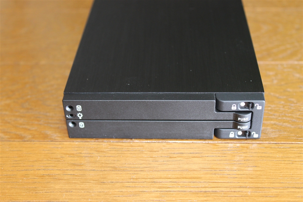 価格.com - 『正面はLEDとロックレバーだけの、すっきりしたデザイン』Dirac Portable Dual Drive Modules ...