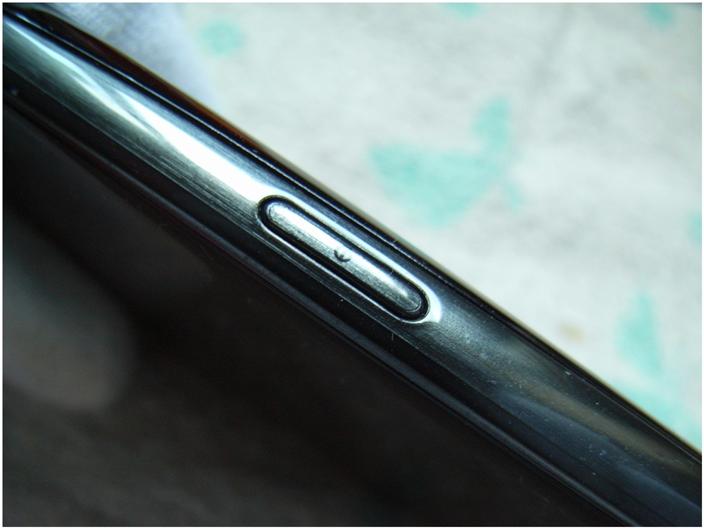 価格 Com 押しづらい電源ボタン サムスン Galaxy S Iii A Sc 03e Docomo Sapphire Black Ore623さんのレビュー 評価投稿画像 写真 すっかりギャラクシアン 201084