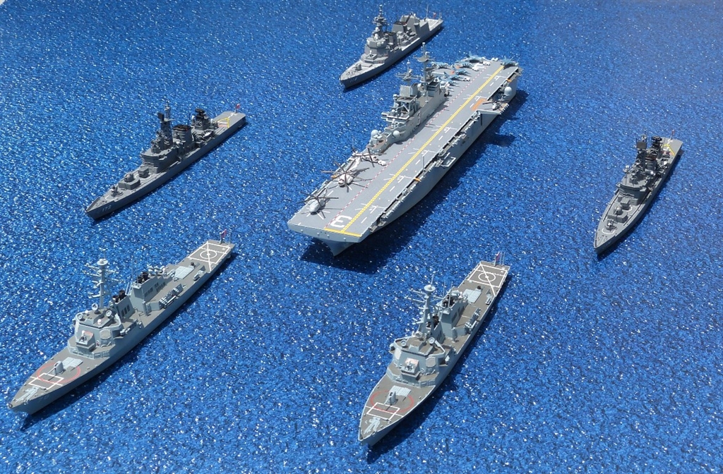価格.com - 『編成成った第四艦隊。ヘリ搭載可能艦が少ないため