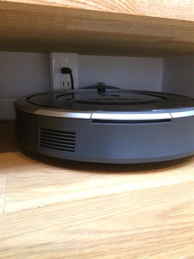 価格.com - 『収納場所にはコンセントもつけました！』iRobot