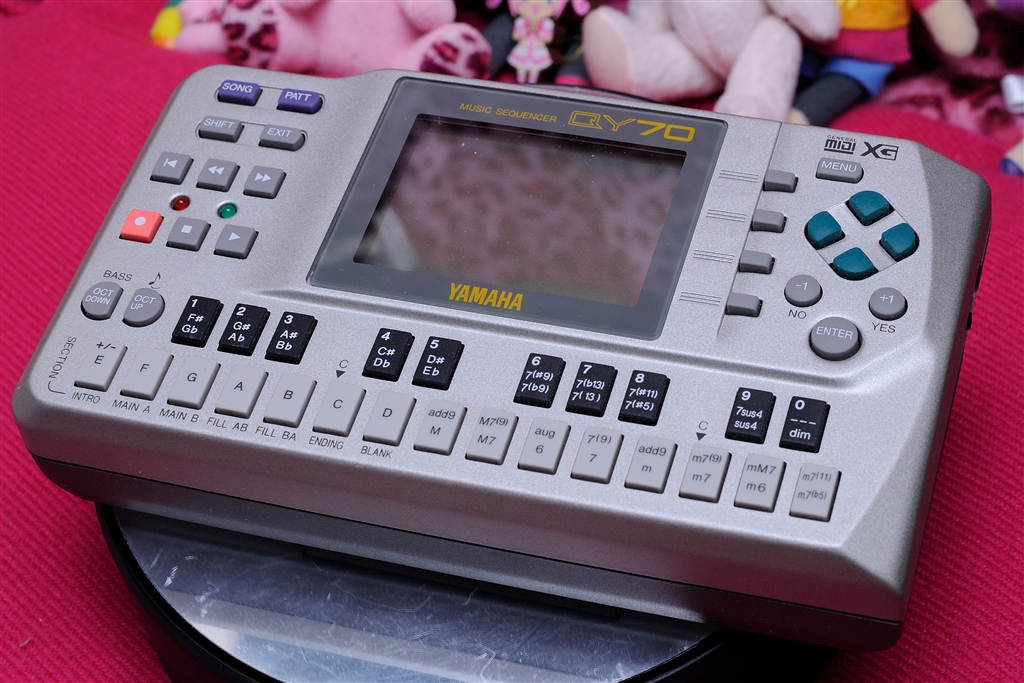ヤマハ YAMAHA モバイルシーケンサー QY100（価格.com - 『タイ/レスト 