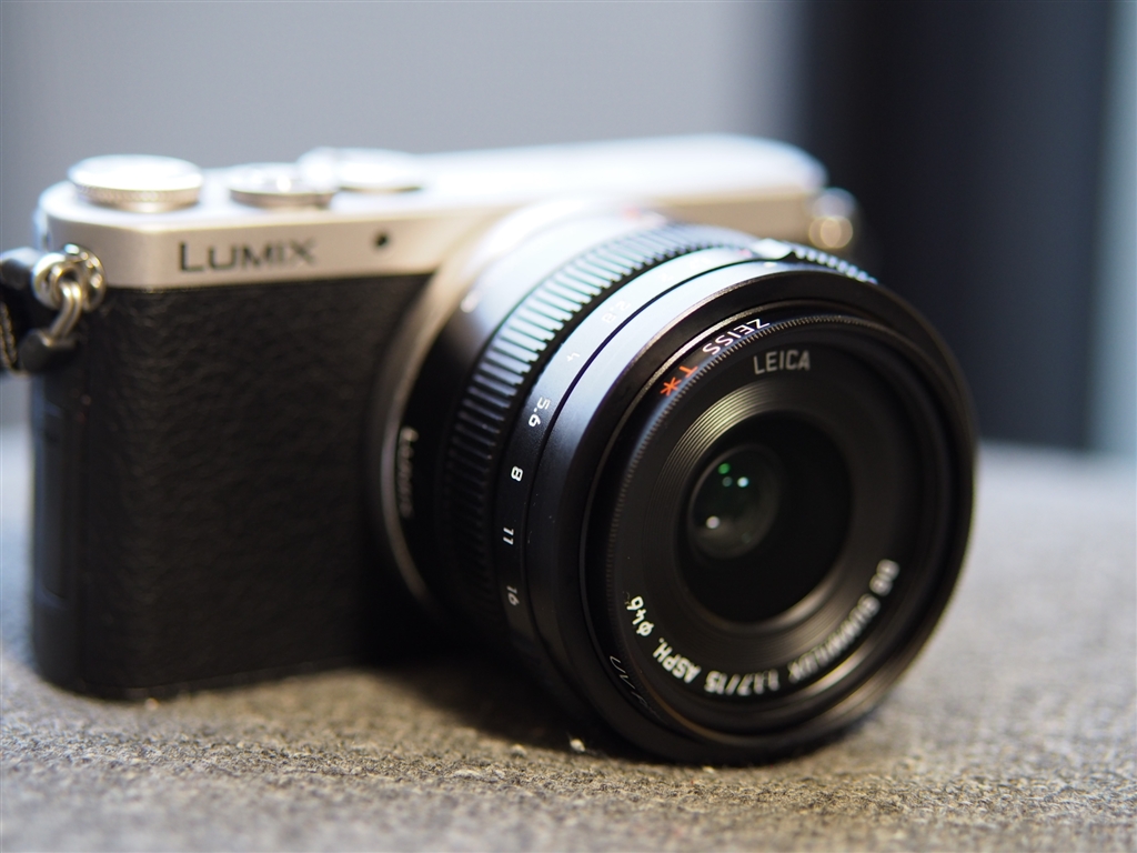 カメラ[極美品] Lumix GM1 ボディ + Leica 15mm F1.7