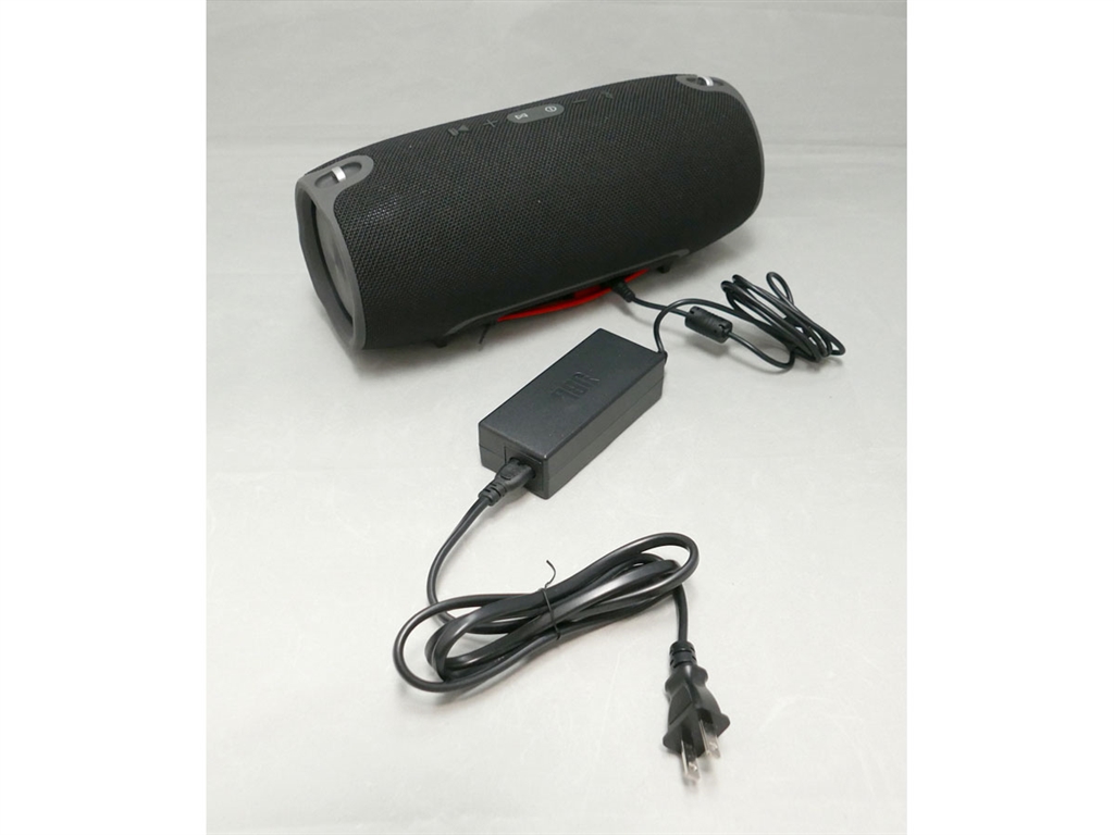 価格.com - 『充電用のACアダプターはノートパソコン用と同等サイズ