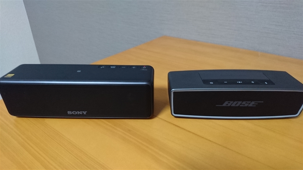 価格.com - 『サイズはSRS-HG1が一回り大きい』SONY h.ear go SRS-HG1