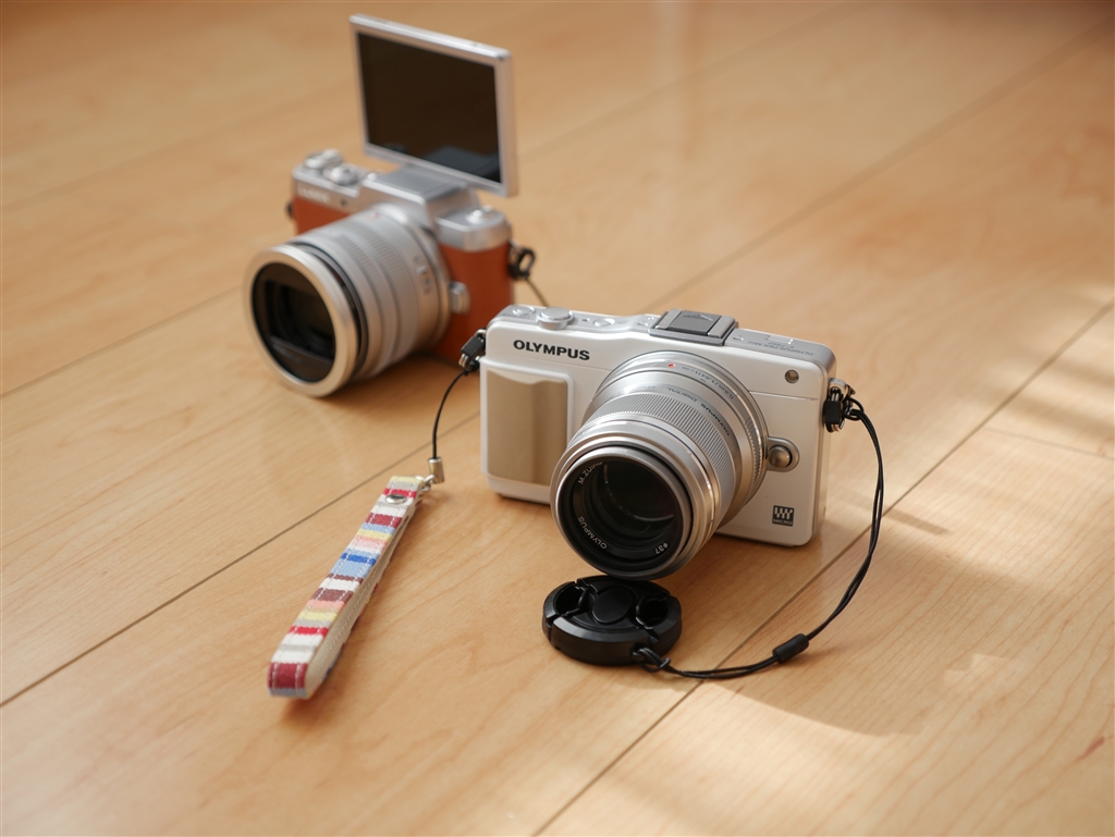 価格.com - 『E-PM2+45mmF1.8（手前） とGF7+15mmF1.7（奥） 実に良い