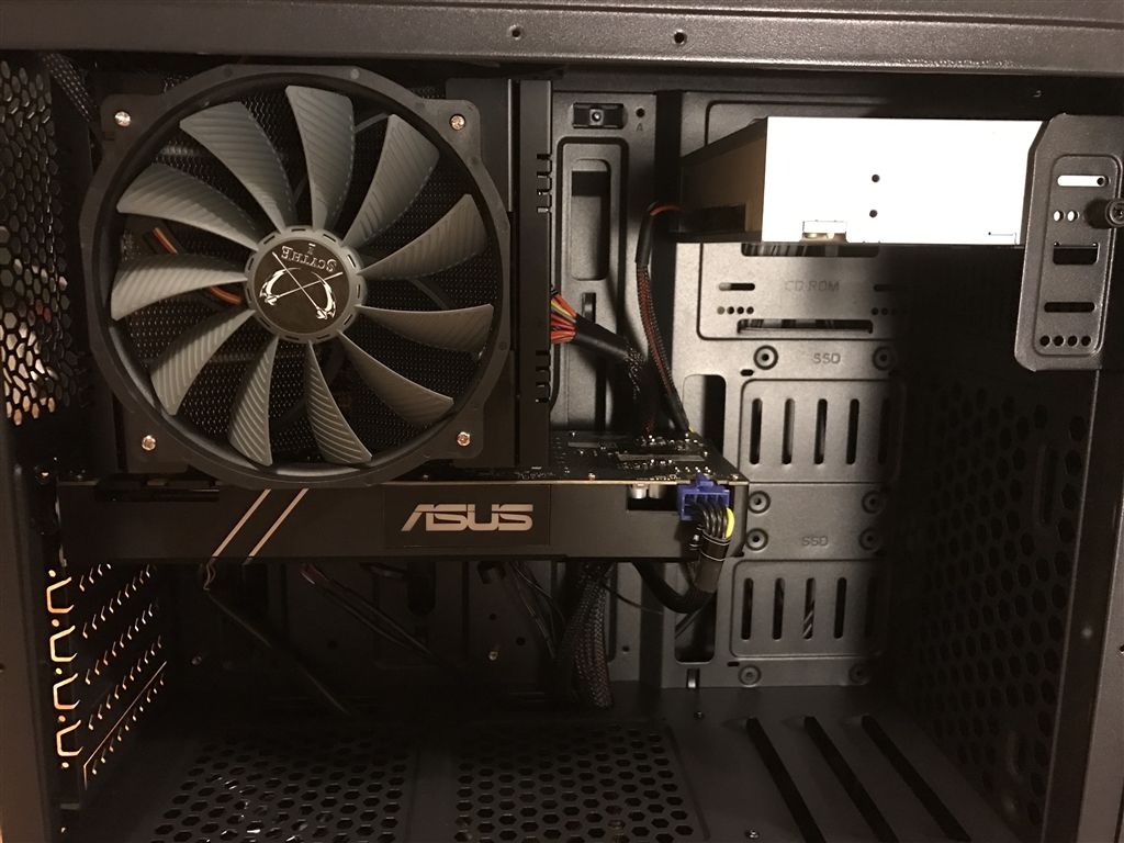 価格.com - 『ケースファンやグラボに干渉して、この方向にしか