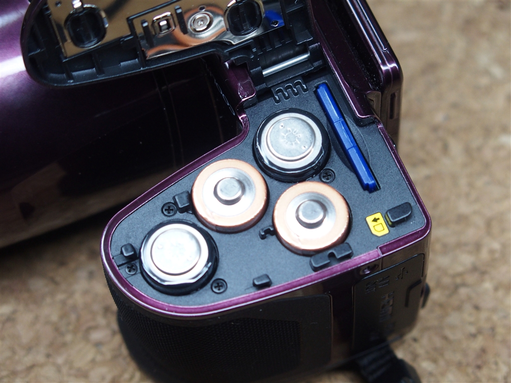 価格.com - 『バッテリーは単3型乾電池を使用してます。』ニコン