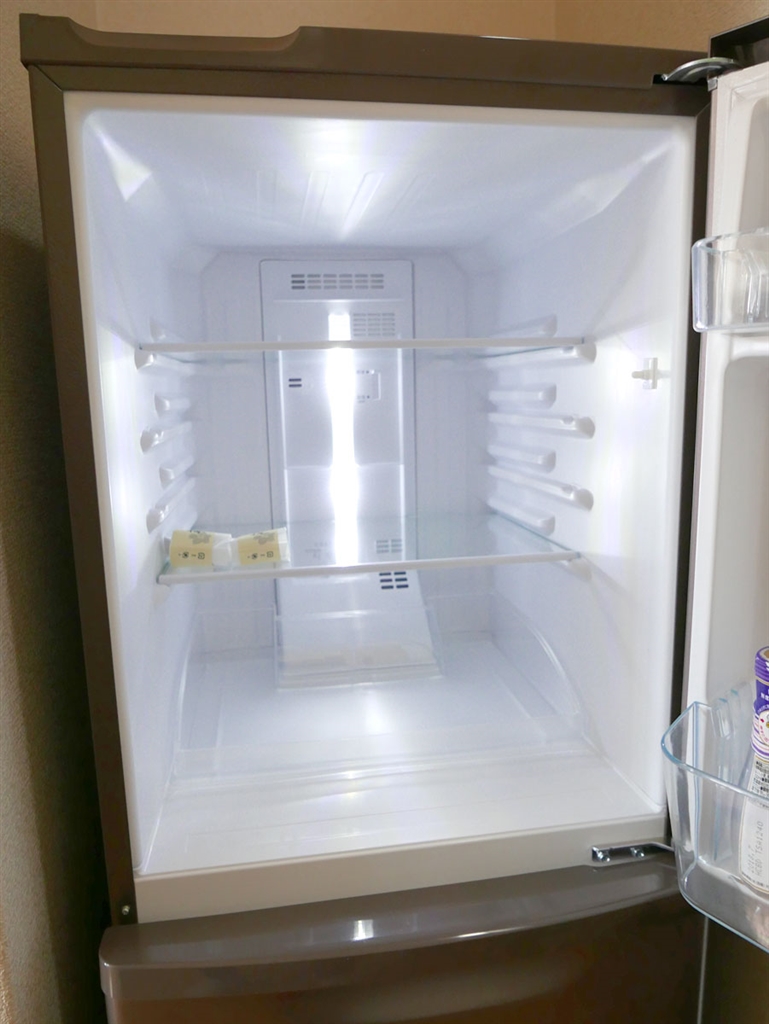 価格.com - 『上下2個のLED照明で広い庫内も隅々まで明るい