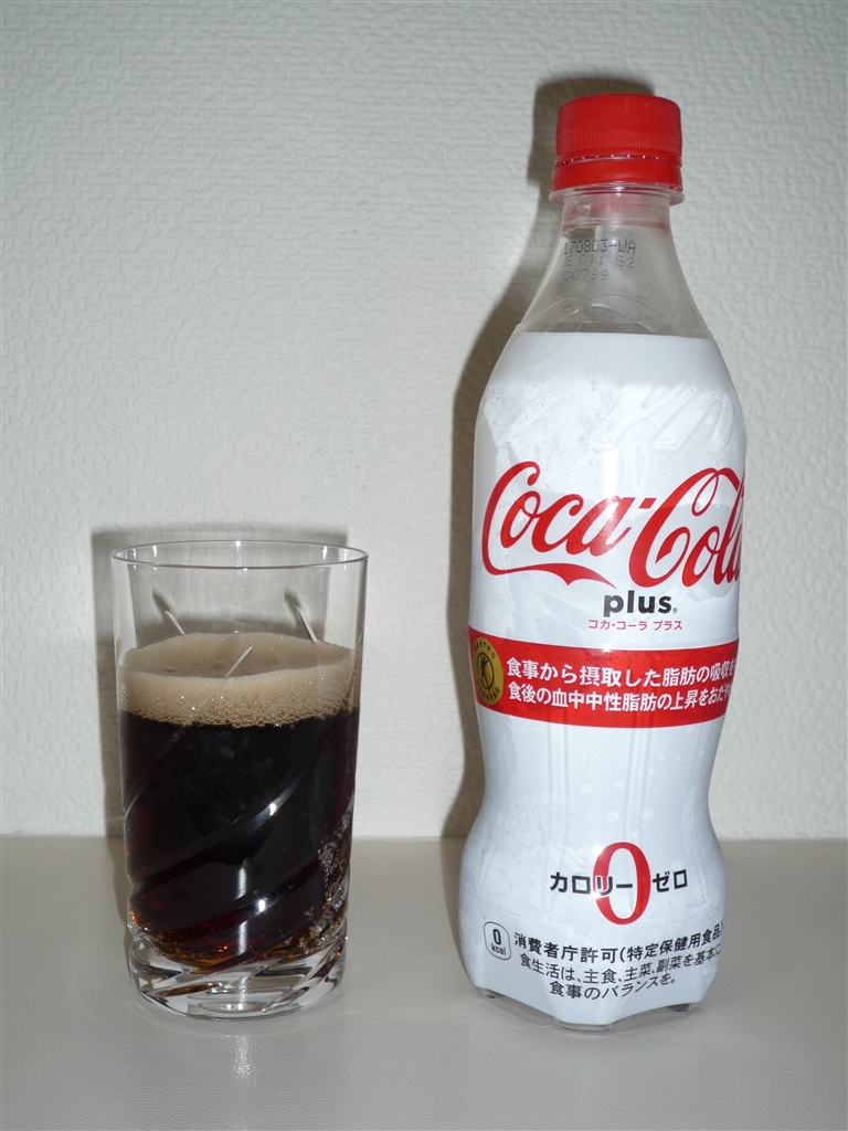 価格.com - 『色は変わらないかな？』日本コカコーラ コカ・コーラ プラス 470ml×24本 PET  アテゴン乗りさんのレビュー・評価投稿画像・写真「すっきりさっぱりだけど刺激も少ない。」[348380]