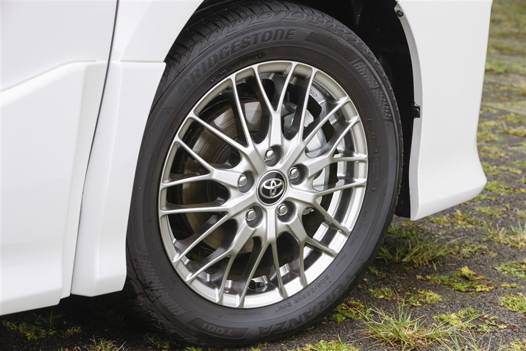 ヴォクシー、ノア アルミホイール ブリジストン 205/55R16 4本 ノアHVにプレイズPX-RVⅡを装着していただきました | トヨタ