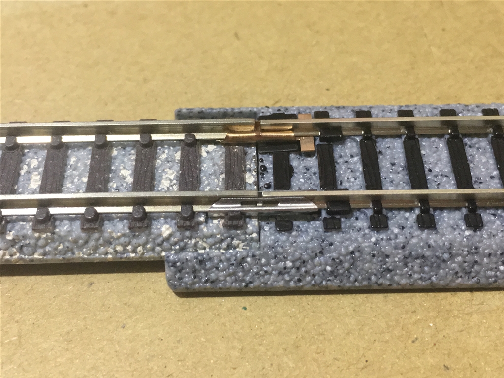 (未使用･未開封品)　KATO Nゲージ ジョイント線路 62mm 2本入 20-045 鉄道模型用品 lok26k6 カトー 20-045 ジョイント線路 62mm (2本入) (鉄道模型) 価格