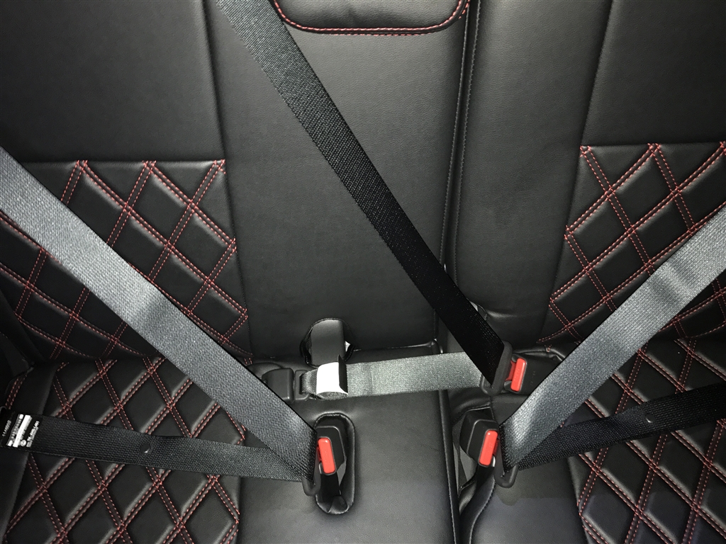 価格 Com 真ん中の座面に左右のシートベルトのバックルが配置されてます トヨタ タンク 16年モデル Sueh01さんのレビュー 評価投稿画像 写真 凄くいい車なのに5人乗れない