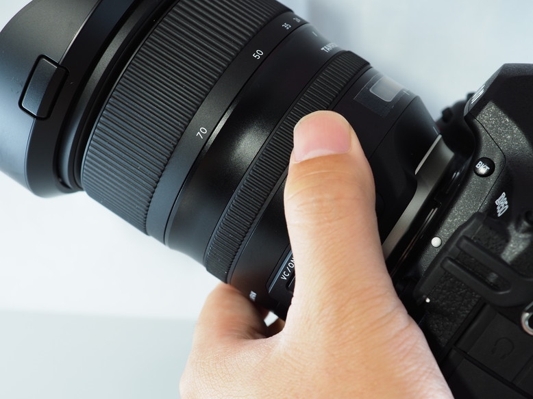 価格.com - 『フォーカスリングが指にかかりやすい』TAMRON SP 24-70mm
