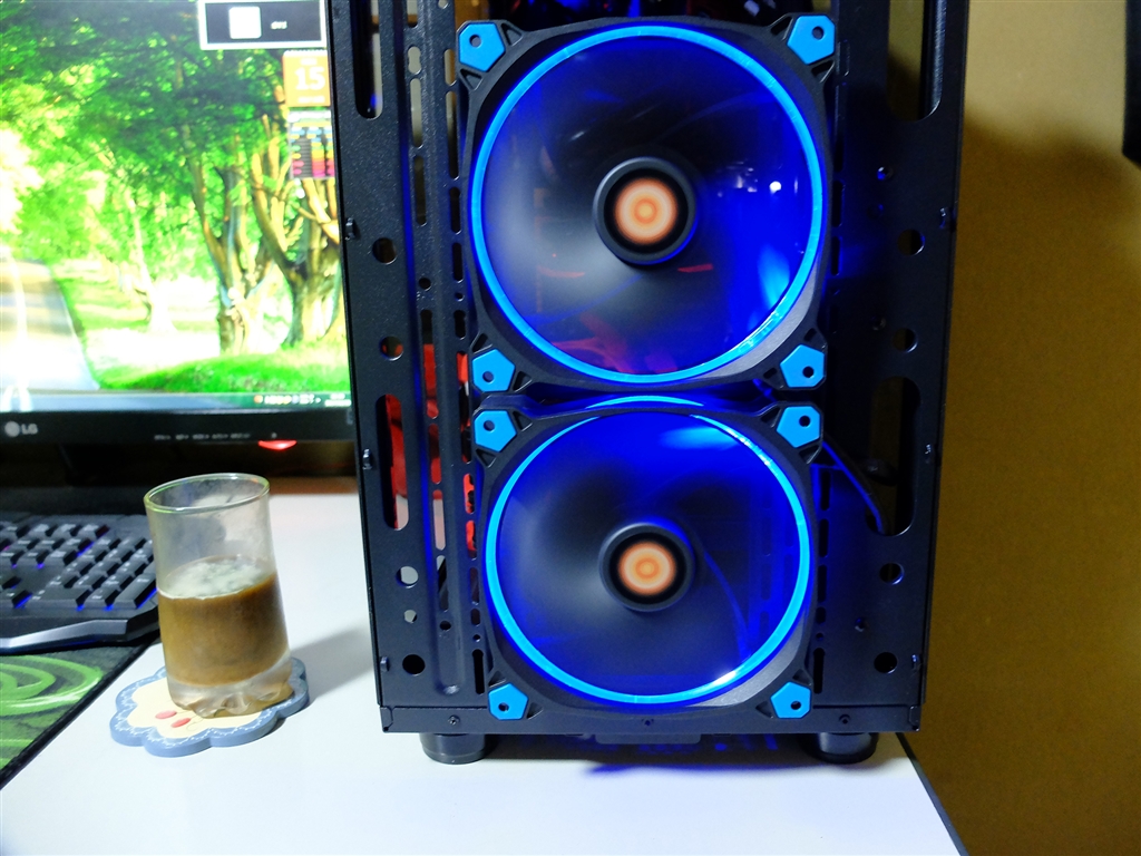 価格 Com Thermaltake View 31 Tg Ca 1h8 00m1wn 00 オリエントブルーさんのレビュー 評価投稿画像 写真 スッキリしててフロントに左右パネルガラスのこれgetです