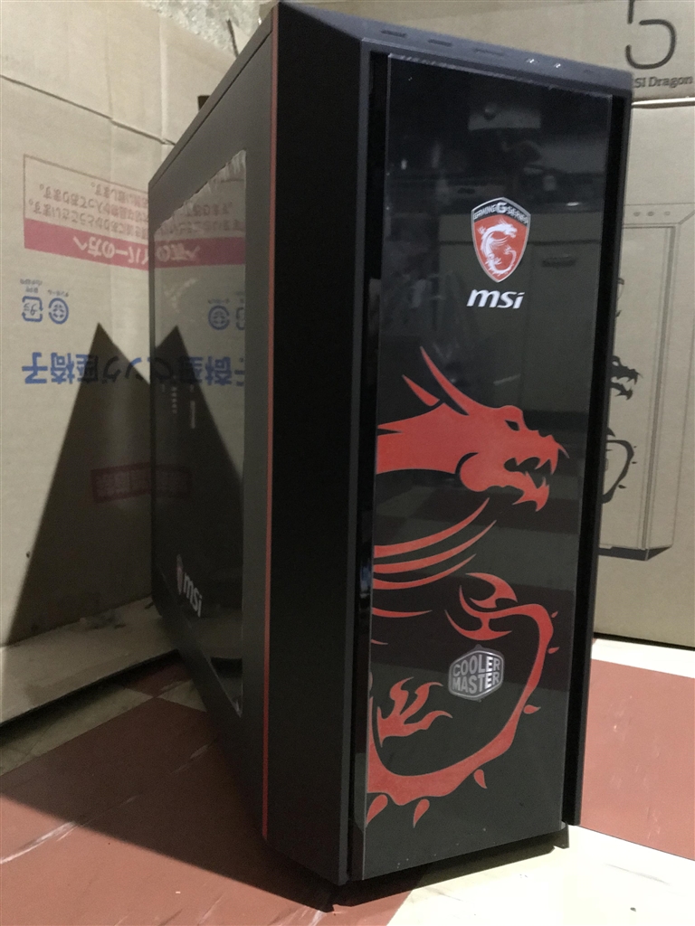 価格.com - 『前面』COOLER MASTER MasterBox 5 MSI Edition MCX-B5S2-KWNN-03-MI  高坂穂乃果さんのレビュー・評価投稿画像・写真「大好きなmsi&クーラーマスター製品のコラボケースです」[378927]