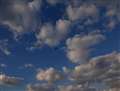 ２．オリ12-100、パナのコントラストAFは、位相差AFより雲が撮りやすい気がします。