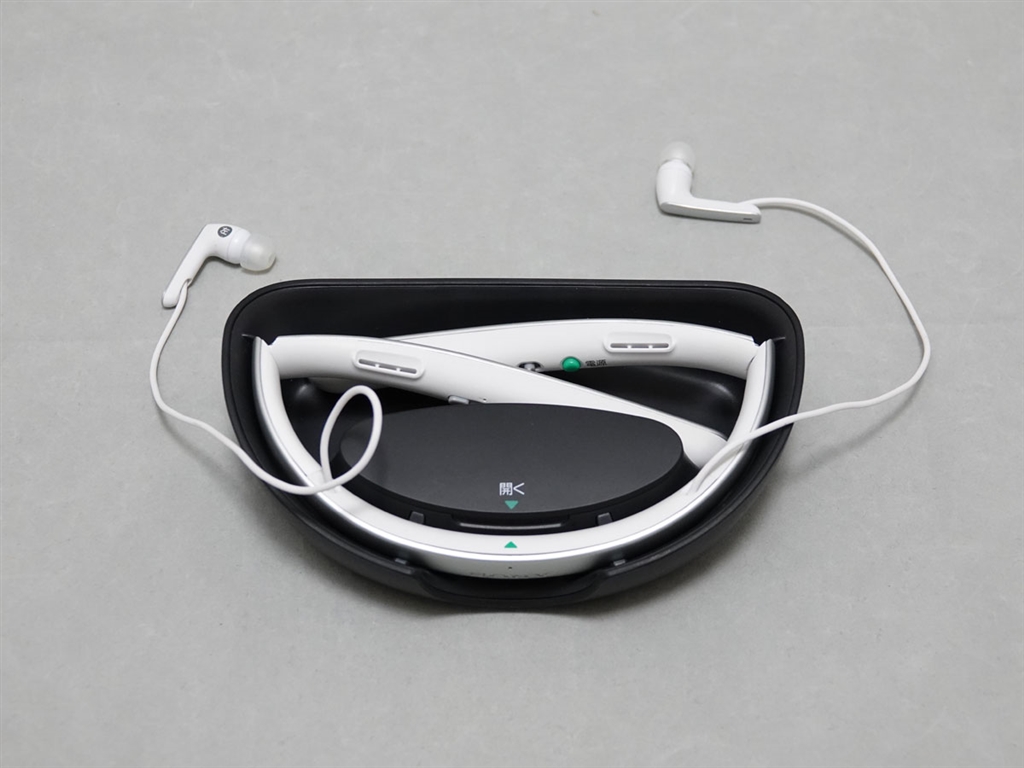 価格 Com ベースユニットに乗せると充電できる Sony Smr 10 W ホワイト 鴻池賢三さんのレビュー 評価 投稿画像 写真 親切さを感じる好製品 387522