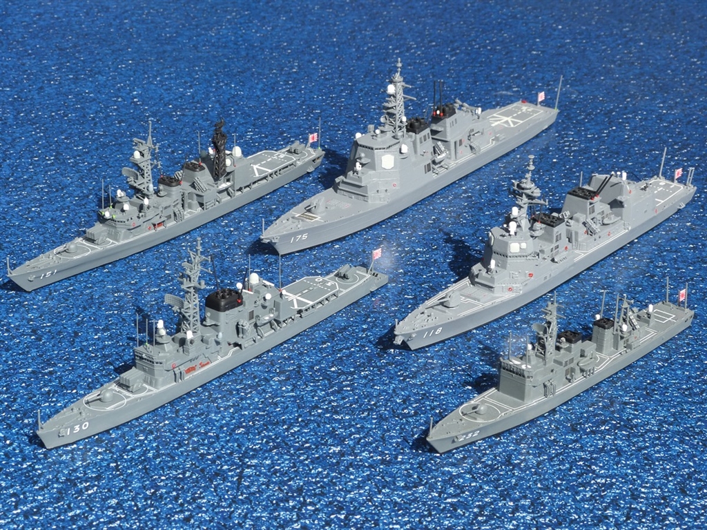 価格.com - 『現役艦が揃ってきたので海自呉警備区第１４護衛隊全艦と