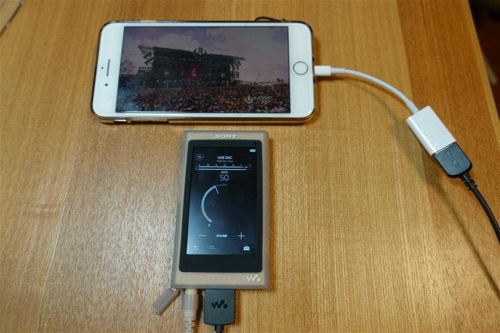 価格.com - 『iPhone 8 plus と NW-A45を接続した状態』SONY NW-A45HN