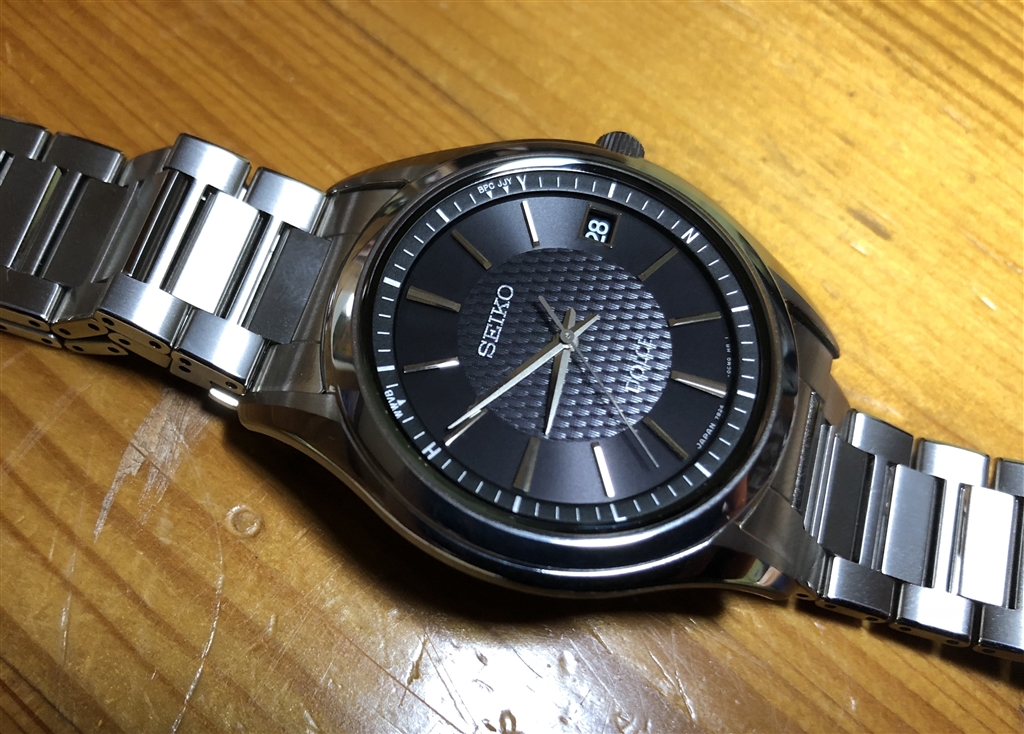 SEIKO エクセリーヌ ソーラー時計 価格.com - 『文字盤内には格子柄の様な模様が有ります。』セイコー