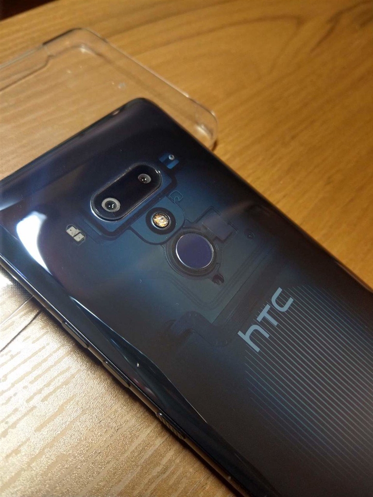 価格.com - 『トランスルーセントブルー』HTC U12+ SIMフリー 