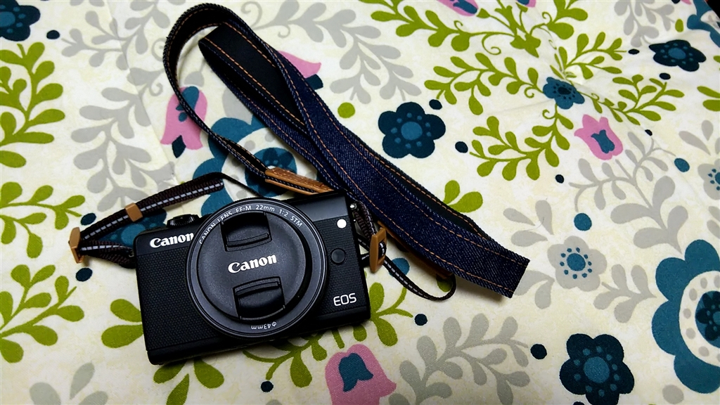 価格.com - 『ストラップはエツミのミラーレス機用の物を使用』CANON  