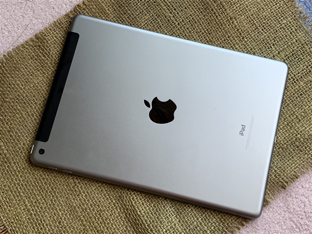 価格.com - 『今回はスペースグレイを選択。』Apple iPad 9.7インチ Wi-Fi+Cellularモデル 32GB