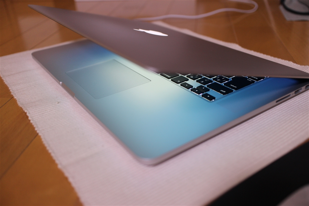 価格.com - Apple MacBook Pro Retinaディスプレイ 2200/15.4 MJLQ2J/A 