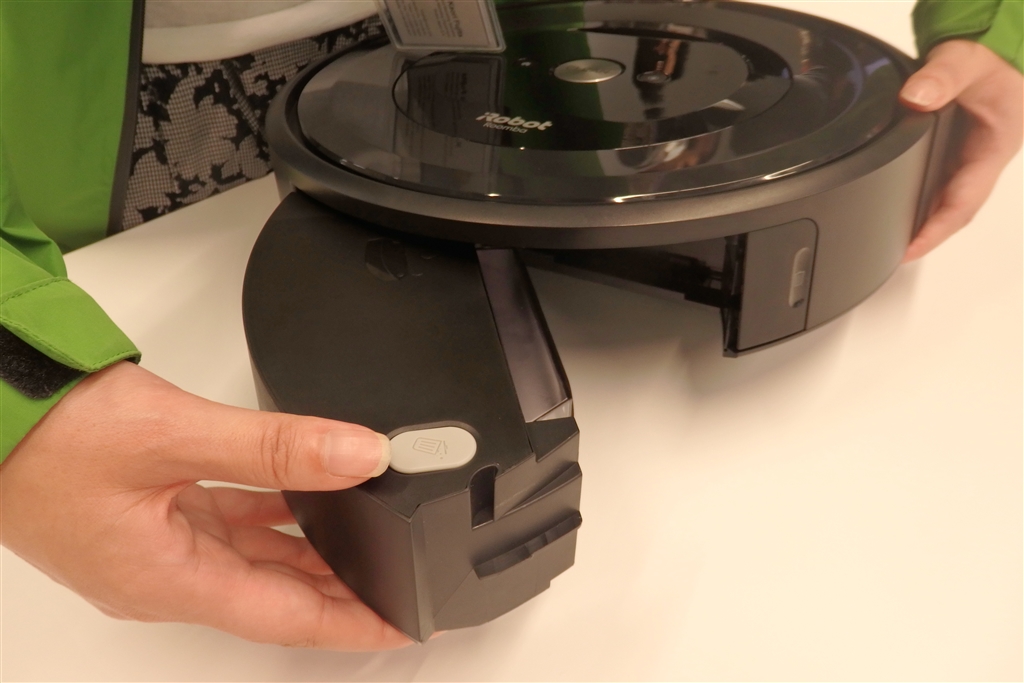 価格.com - 『モーターがなくなったダストボックス』iRobot ルンバ e5