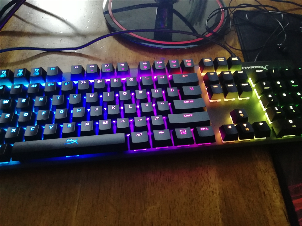 価格 Com Rainbowはとてもカッコイイですよ キングストン Hyperx Alloy Fps Rgb Hx Kb1ss2 Us Silver Speed ぶるば 五十嵐 さんのレビュー 評価投稿画像 写真 ゲームなどする人はかなりおすすめです