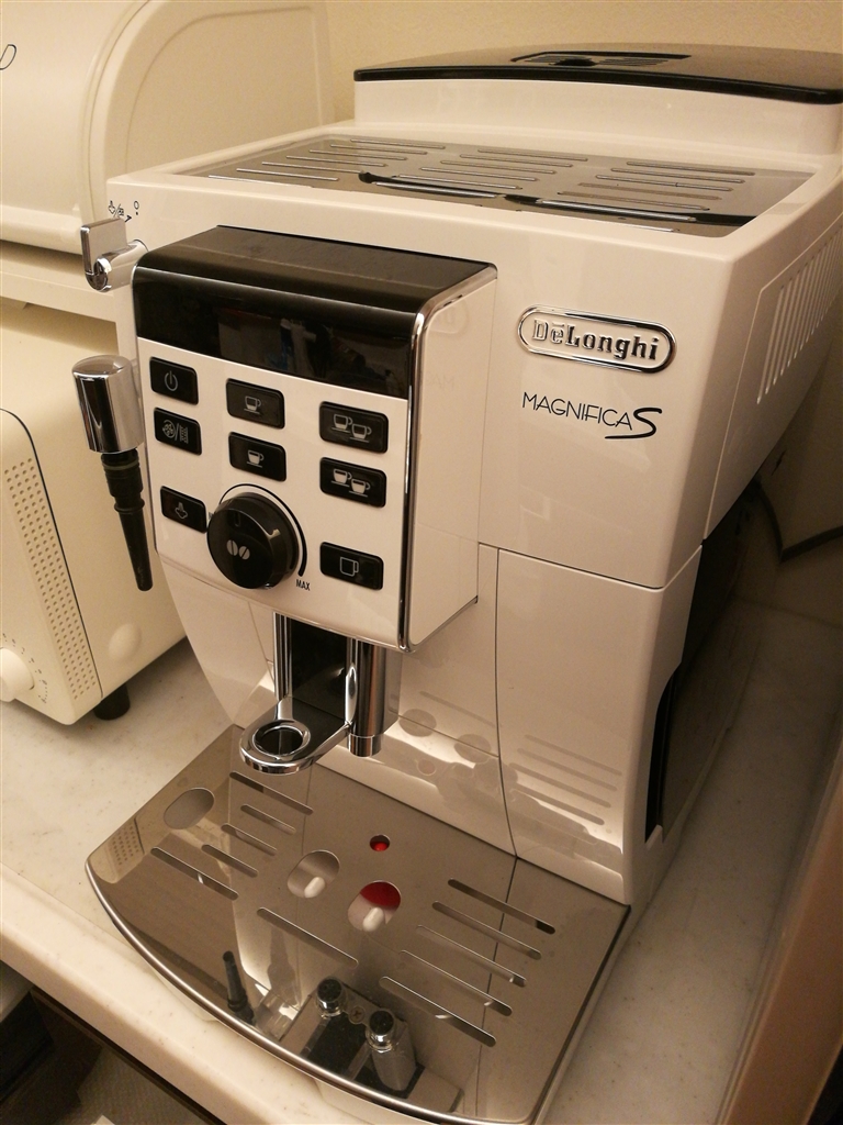 DeLonghi - 【新品・未開封】デロンギ マグニフィカS ECAM22112B 送料