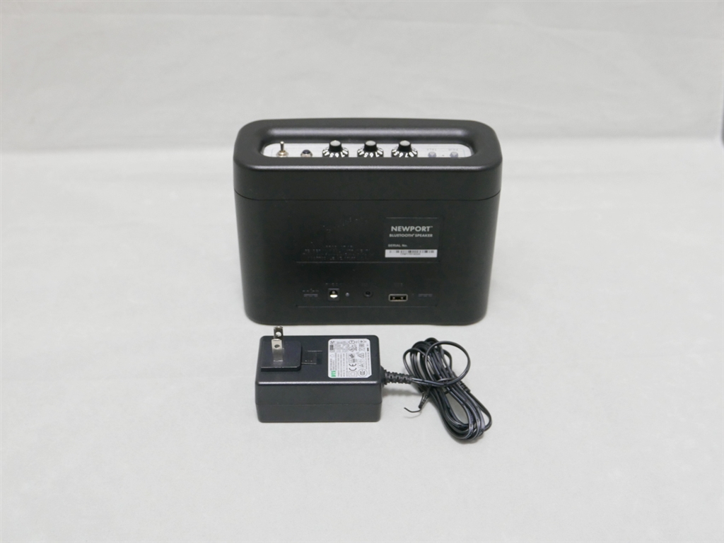 価格.com - 『バッテリー内蔵。充電は付属の専用AC/DCアダプターで