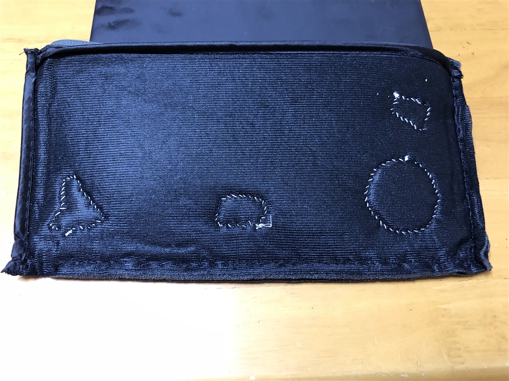 価格.com - 『ダイソーのモバイルケースを裏返してみました