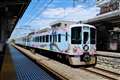換算35mmだと鉄道撮影はつらいかも。こういう構図ならOK