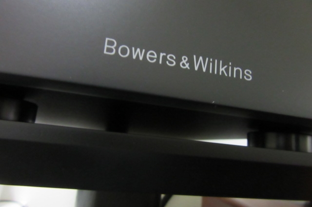 価格.com - 『艶消し黒 の 本体 と B＆W の ロゴ が とても気に入り