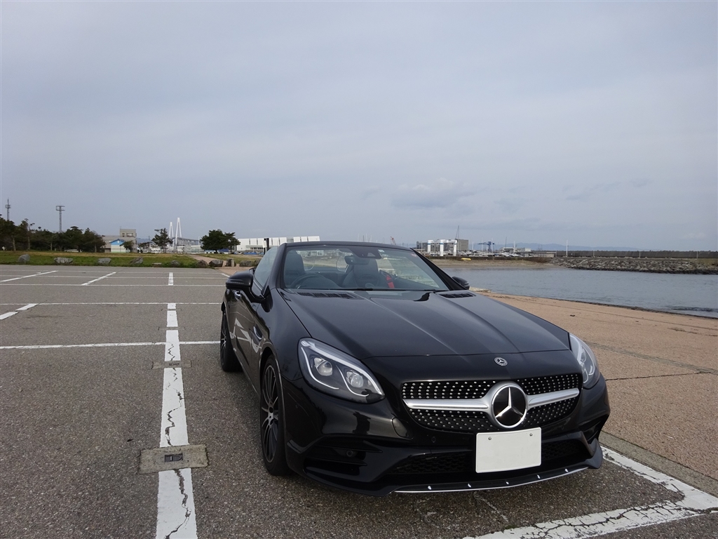 価格 Com 黒のオープンカーは 自分の選択肢にないですね メルセデス ベンツ Slcクラス 16年モデル Hisashi 0さんのレビュー 評価投稿画像 写真 代車として数日試乗して