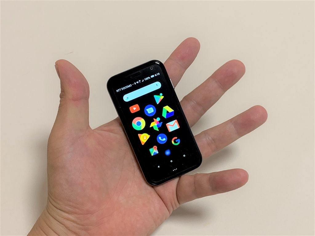 価格 Com アイコンの大きな独自ホーム画面を採用 起動しやすいです Palm Phone Simフリー チタン ジャイアン鈴木さんのレビュー 評価投稿画像 写真 唯一の弱点は駆動時間 ほかはなにも諦めなくていい