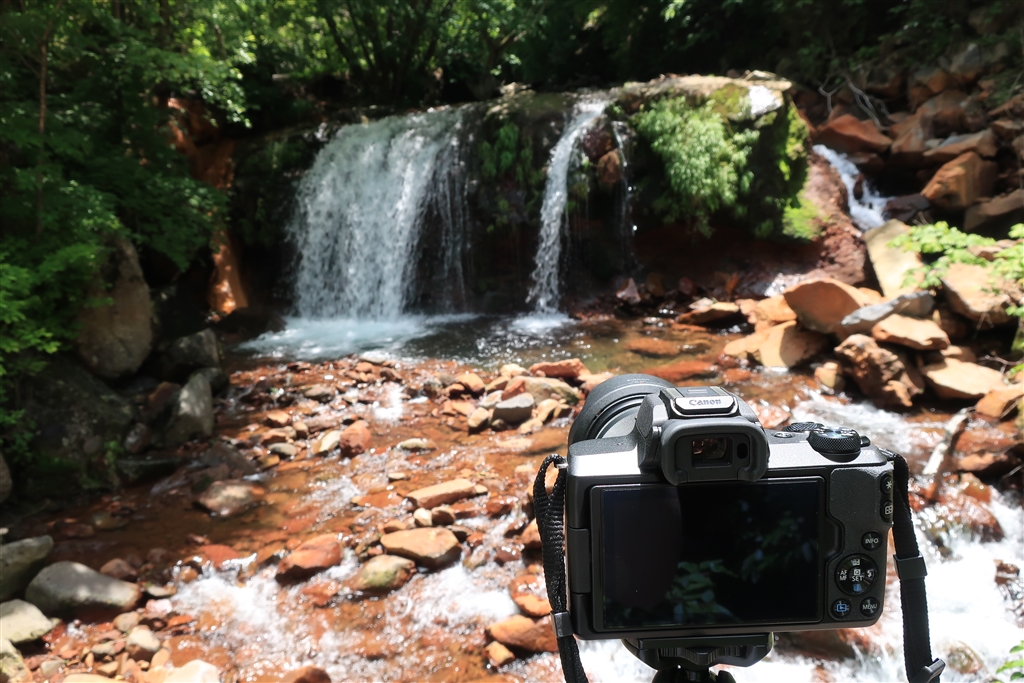 価格 Com おしどり隠しの滝を撮影 Canon Eos Kiss M Ef M18 150 Is Stm レンズキット ブラック 写真道楽うん十年さんのレビュー 評価投稿画像 写真 アップダウンのある渓谷での滝撮影には大活躍 4676